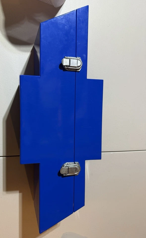 Caja de herramientas de metal vintage Chevrolet Bowtie Goboxes Foto 4 de 4