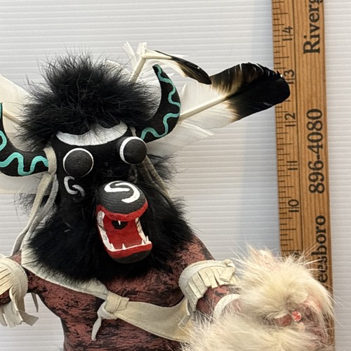 Hopi Kachina Raro Ogro 13 Pulgadas Firmado Largo Indio Nativo Americano con Etiqueta Original - Imagen 16 de 17