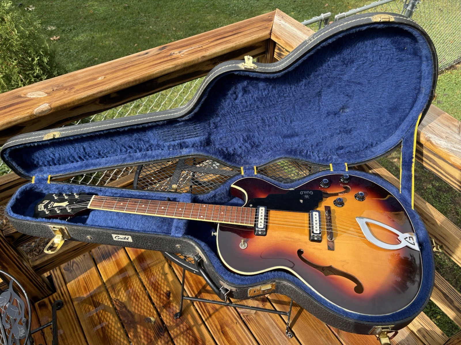 Guild 1968 T-100 Slim Jim Hollowbody Electric Guitar w / Original Case