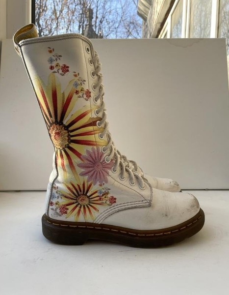 Women Dr. Martens Boots White Leather 35.5