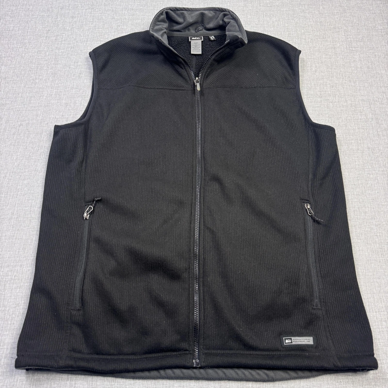 REI Vest Mens XL Black Polartec Fleece Lined Insulated Full Zip Pockets