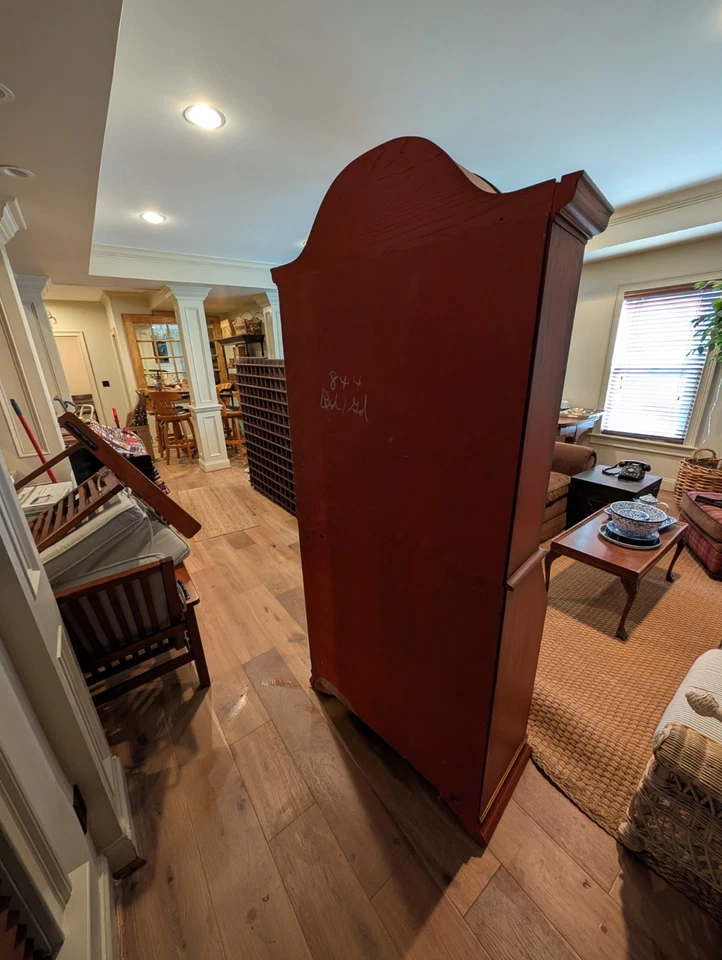 Antiguo Escritorio Secretaria Rojo y Dorado con 3 Cajones y 2 Estantes y Cerraduras Foto 3 de 4