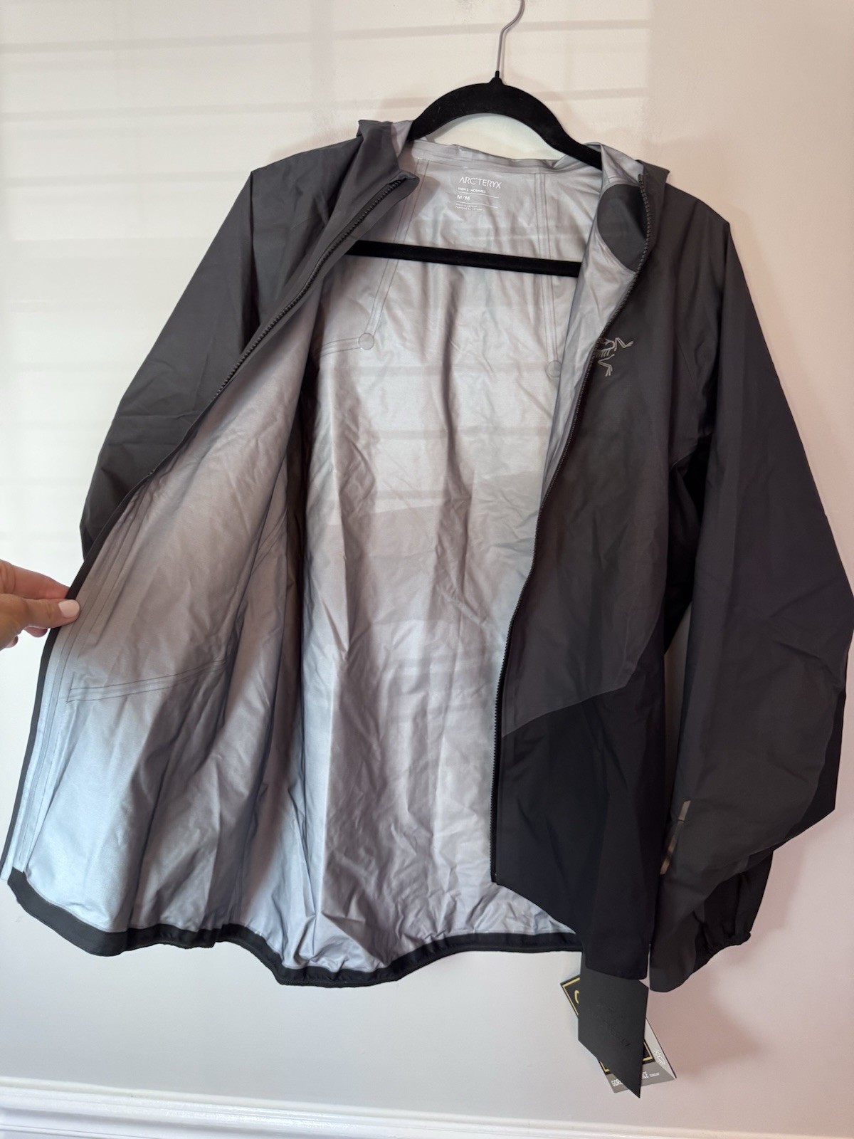 ARC'TERYX Norvan Shell Jacket Gore-Tex Graphite Black Men's Sz M NWT $500 thumbnail 15