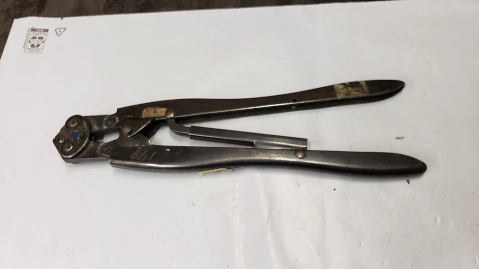 Herramienta de crimpado AMP 49592 14-12 W-STD con grabados #149 36. estante m3 contenedor azul Foto 4 de 4