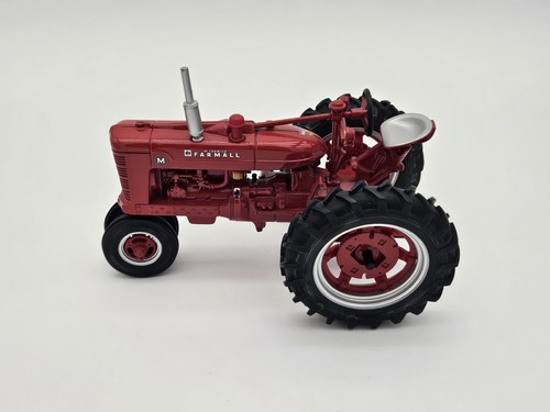Vintage, The 1939 Farmall M McCormick-Deering 1/16 ERTL Precision Series 1995 - Picture 3 of 13