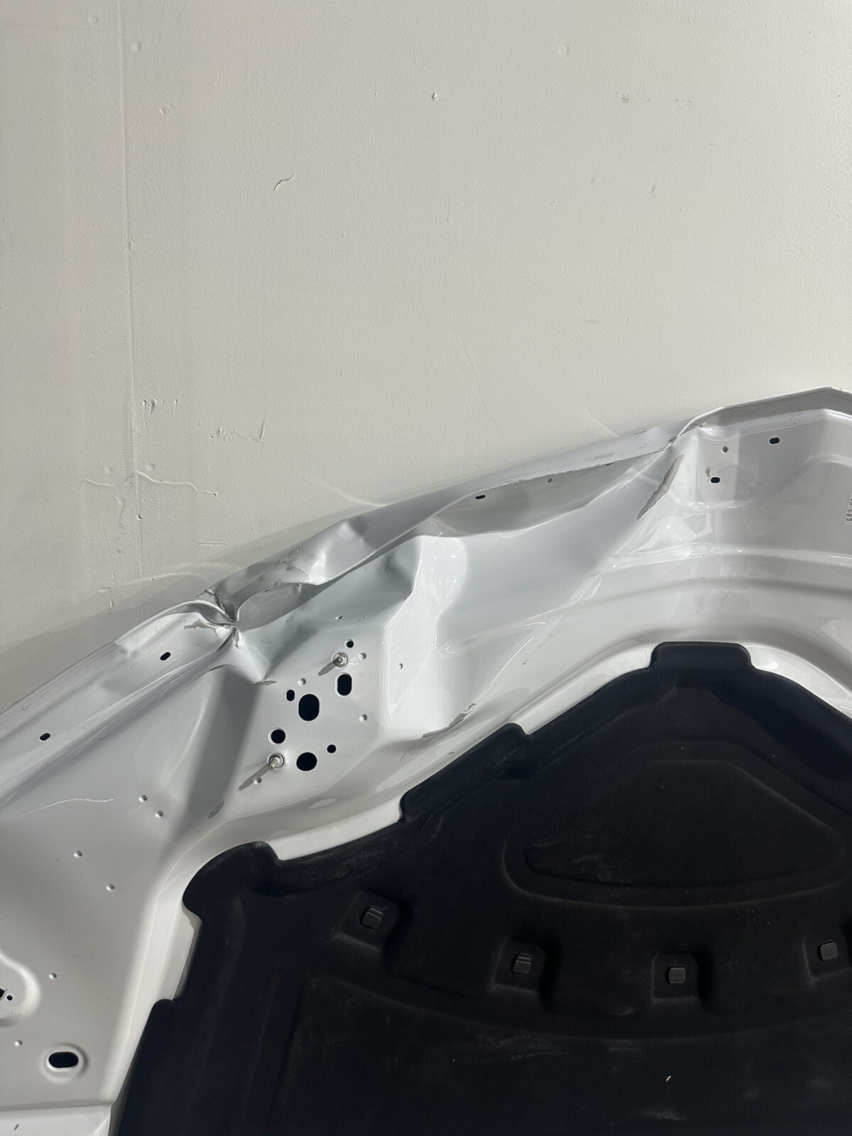 LAMBORGHINI URUS HOOD OEM (Damaged)