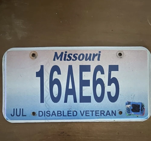 Missouri Disabled Veteran License Plate 16AE65 For collecting only