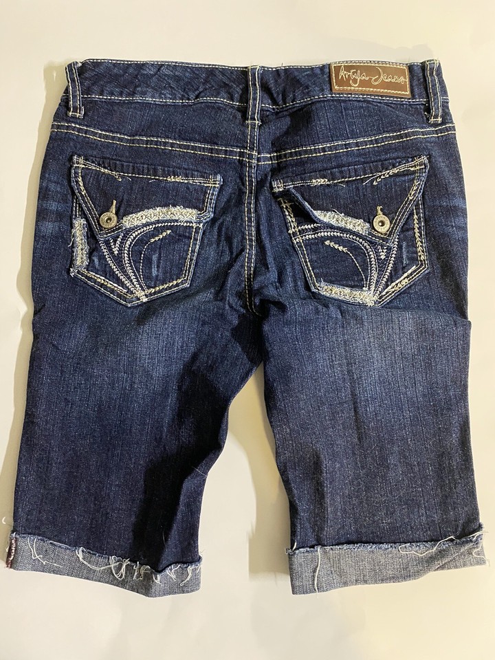 ARIYA JEANS Women's Dark Wash Cuffed Denim Destroyed Shorts Size 3/4