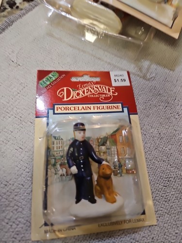 Lemax Village Collecection Collectibles Porcelain Figurine Man & Dog 42106 NEW ! - Picture 7 of 11