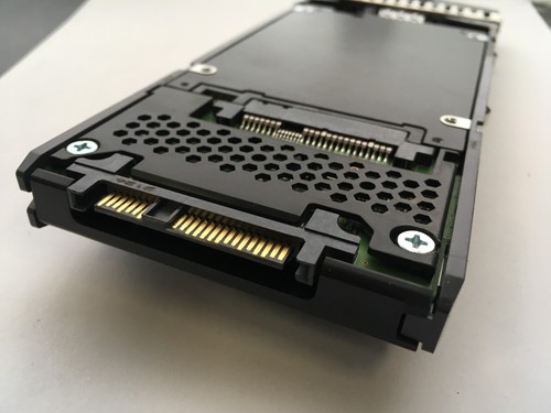 KIOXIA 3.8TB 24Gb/s 2.5" SAS SSD NETAPP X357 KPM6V3T8ATE W/ TRAY *520 FORMAT - Picture 6 of 11