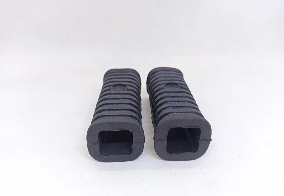 Yamaha RD125 RD350 RD250 XS TX R5 DS6 XS1 AS3 reposapiés goma NOS 307-27433-00 Foto 2 de 4