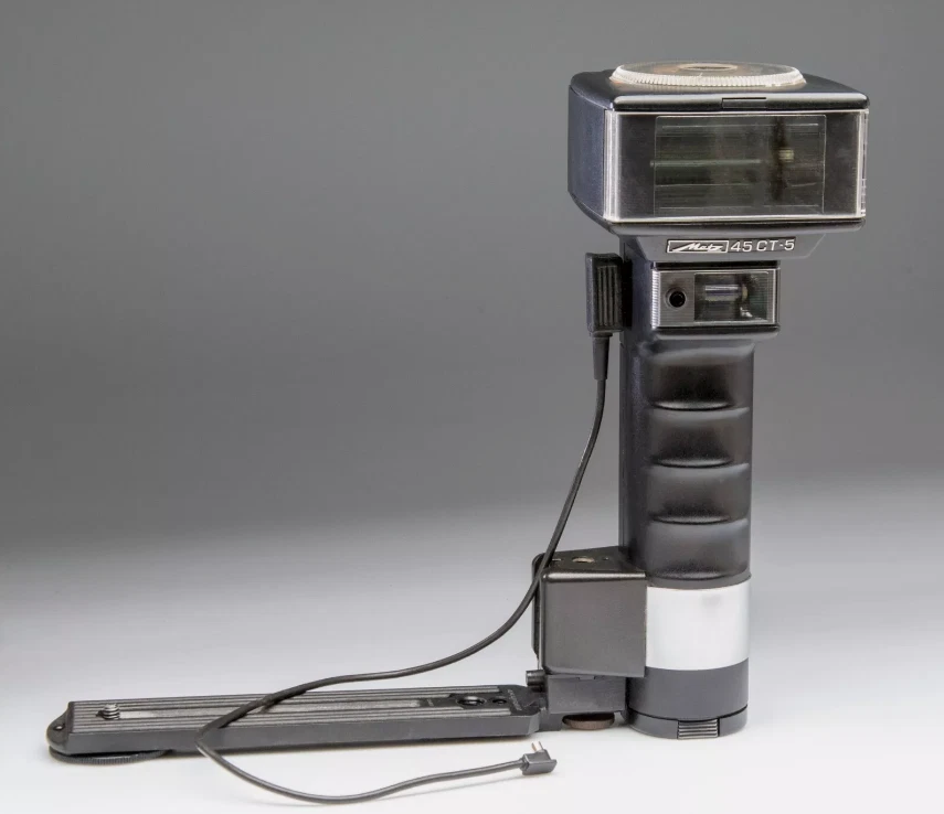 Flash metz mecablitz 218 tr + chargeur + support + étui + notice