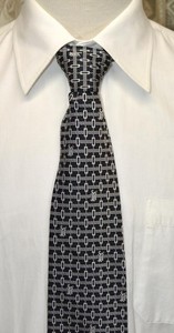 Gianni Versace Italy 59" 3.5" vintage black & white monogram silk neck tie p5j4
