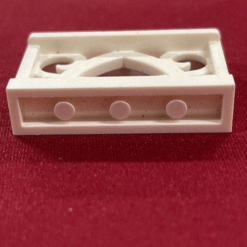 LEGO 19121 White 1x4x2 Ornamental Fence Replacement Piece - Picture 4 of 5