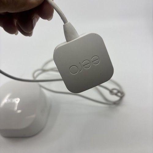 Eero 6 Mesh Wi-Fi Add On Extender Dual-Band Q010001 With Power Cord Bundle - 第 5/6 張圖片