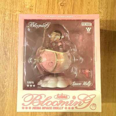 POP MART MEGA COLLECTIONS MEGA SPACE MOLLY 100% Blooming