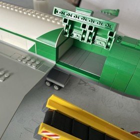 LEGO City Cargo Terminal 60022 100% COMPLETE W/Minifigs Instructions No Box