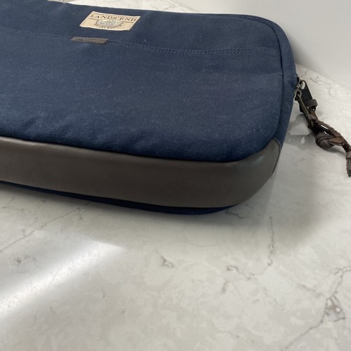 Lands End etui na laptopa kwadratowe rigger niebieskie - Zdjęcie 3 z 8