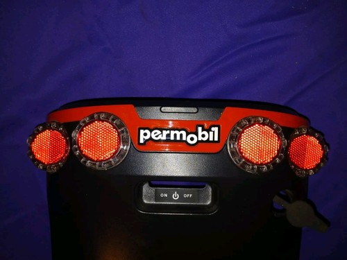 PERMOBIL M3 KORPUS HECKABDECKUNG MIT REFLEKTOREN - Bild 1 von 4