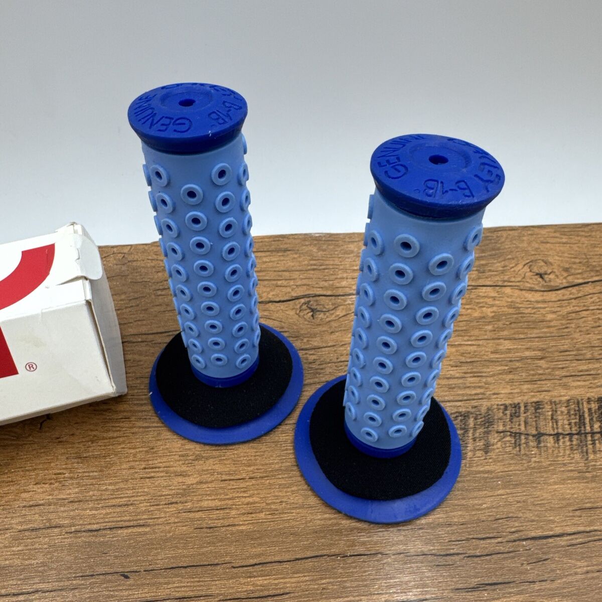 OAKLEY B1B B-1B Grips BMX 2010 Reissue BLUE BLUE NEW NOS | eBay OAKLEY B1B B-1B Grips BMX 2010 Reissue BLUE BLUE NEW NOS | eBay