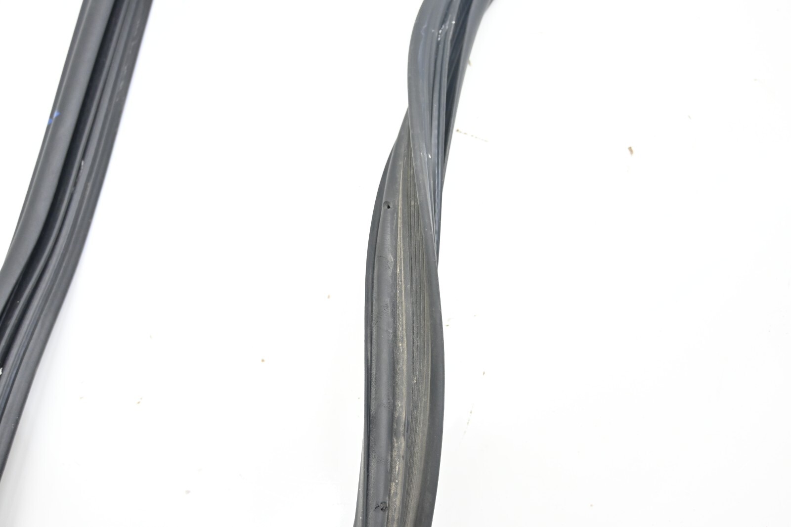 Maserati Ghibli 2014-2020 rear Trim molding P/N 1275196