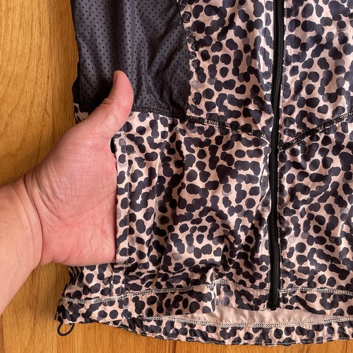 Lululemon Damen Rucksack It Jacke durchgehender Reißverschluss leichtes Gepardenmuster Größe 2 - Bild 5 von 11