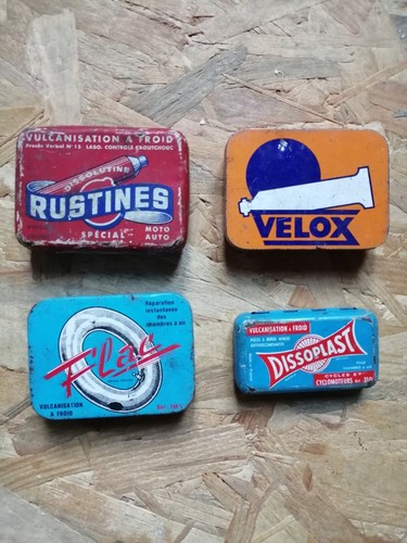 Lot De 4 Boîtes Anciennes Pour Réparation Vélo – Fabrication Française