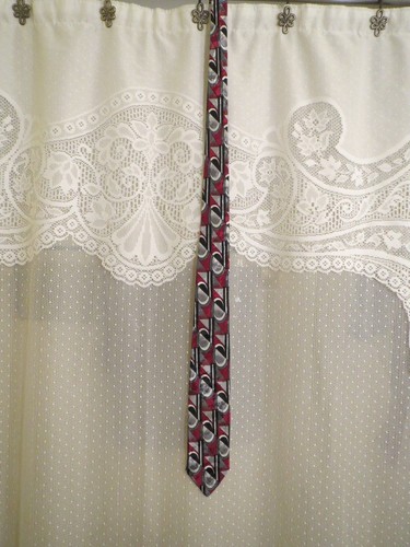 Vintage Jordache Art Deco Tie - Picture 2 of 3