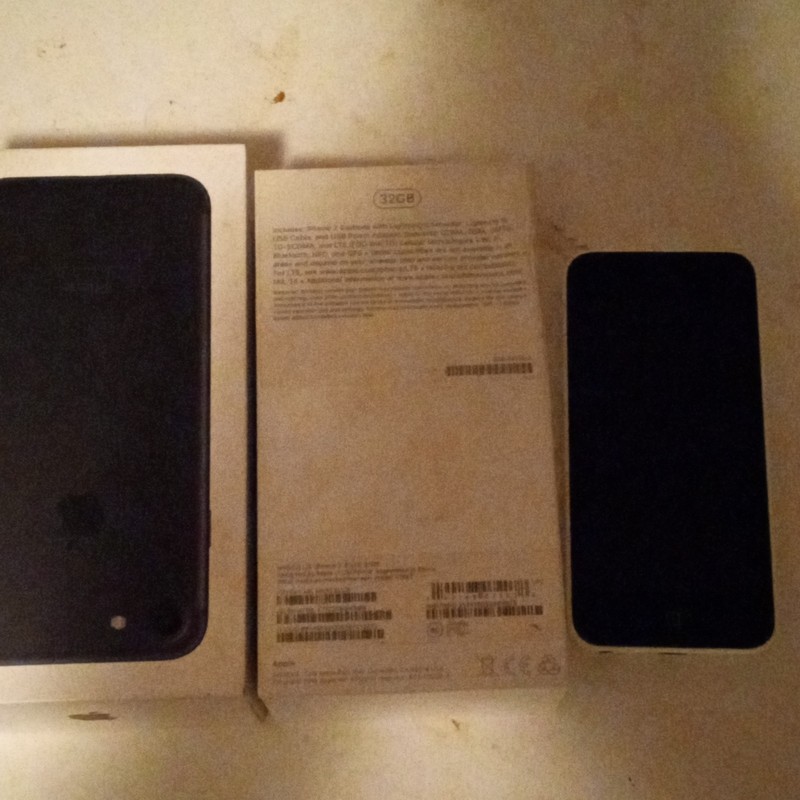 Apple iPhone 7 32GB Silver 4.7in iOS CDMA 12MP NFC GPS w/ Box