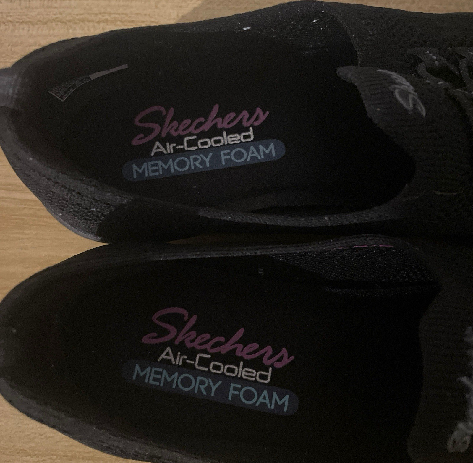 SKECHERS Women&rsquo;s Air-Cooled Memory Foam Black Mesh Low Top Lace Up Sneakers