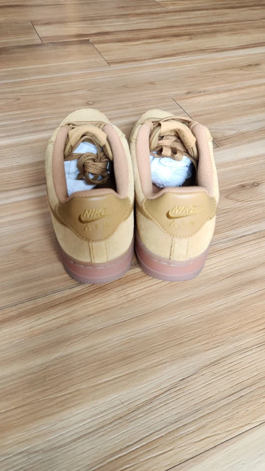 ZAPATILLAS NIKE Air Force 1 AF1 '07 Gamuza Dorado Tostado Naranja Suela de Goma GS Niños 4.5Y Foto 3 de 4