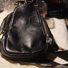 Black Crescent Crossbody Bag Solid Zip Closure Pockets Detachable Strap Gold