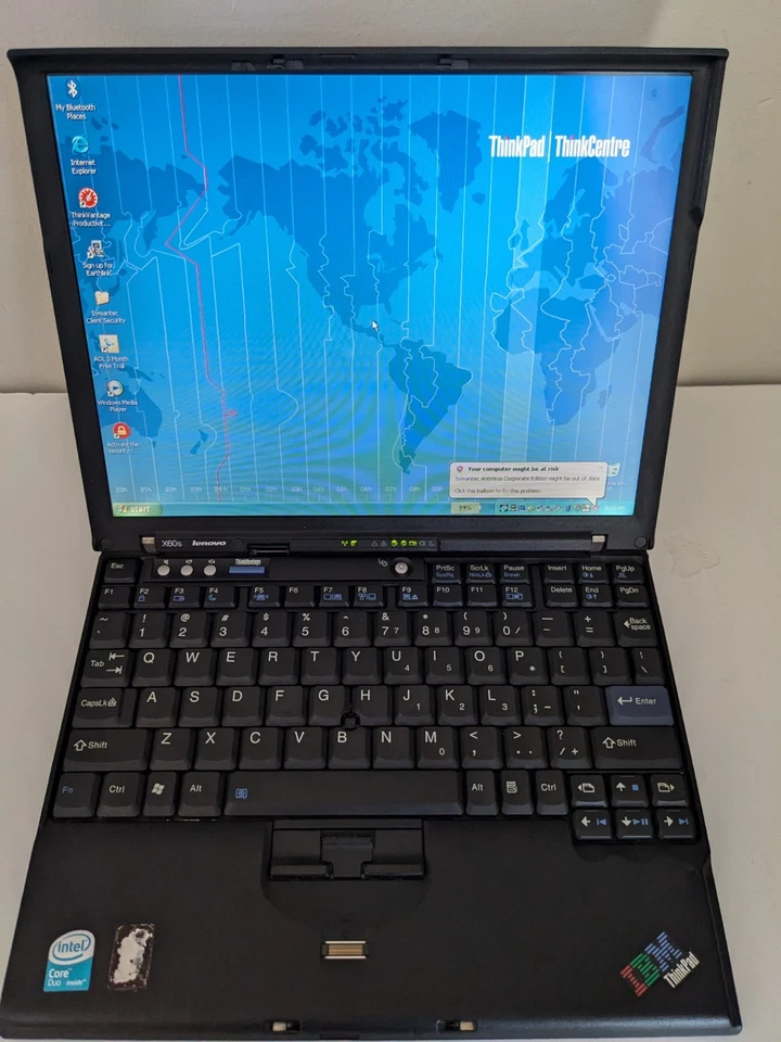 De colección IBM ThinkPad X60s Windows XP Home SP2 1 GB de RAM Core2Duo L2400 1,66 GHz Foto 3 de 4