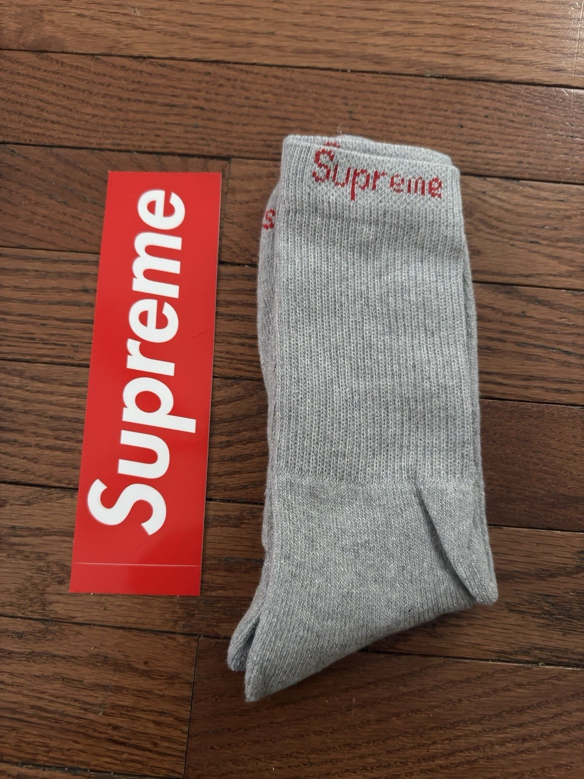 Chaussettes d'équipage SUPREME X Hanes GRISES (SIMPLES) UNE PAIRE / 100% AUTHENTIQUES NEUVES