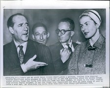 1957 Roberto Rossellini Ingrid Bergman Rome Italy Newsmen Actor Wirephoto 8X10