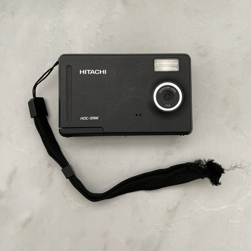 Hitachi HDC-991E 9.0MP Black Compact Digital Camera