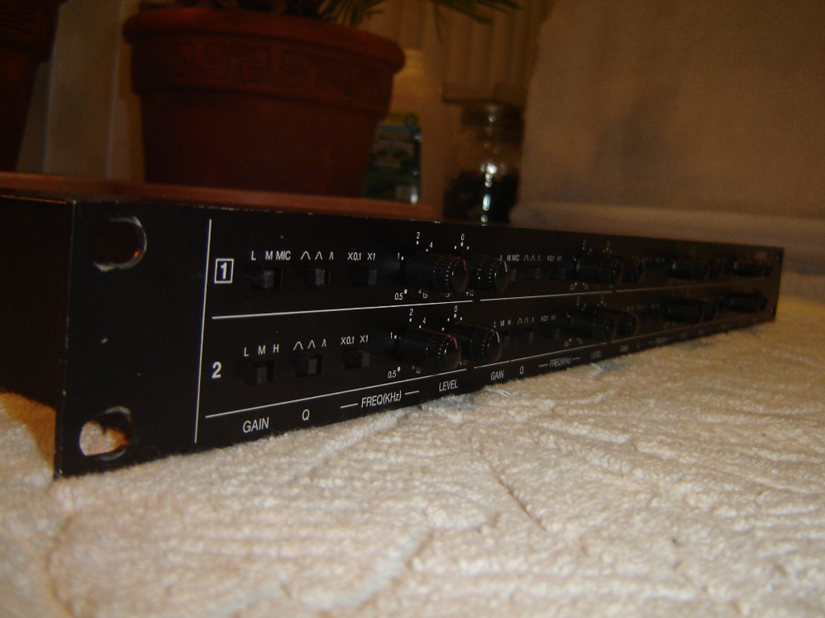 パラメトリックイコライザー 8ch KAWAI EQ-8 1Uラック パラメトリックイコライザー 8ch KAWAI EQ-8 1Uラック 注目のEQ