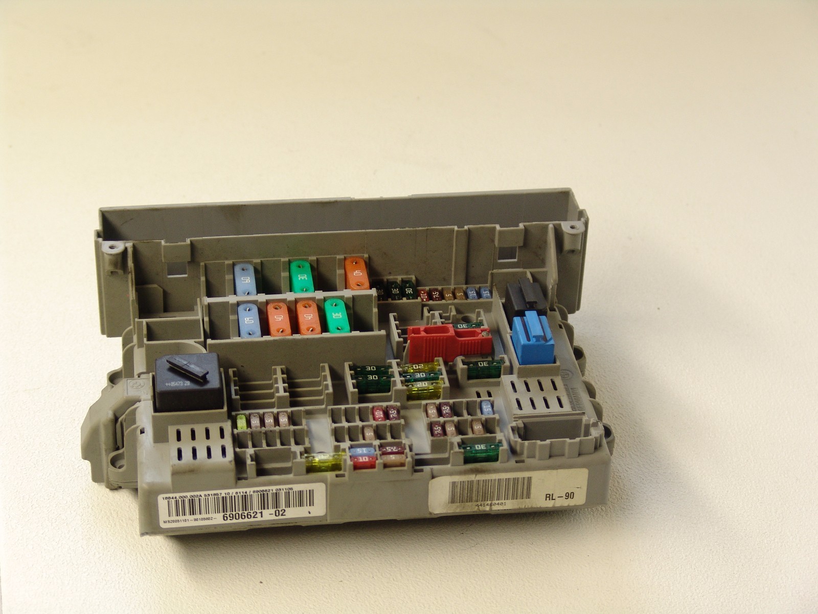 BMW 1 3 SERIES E87 E90 E91 E92 E93 FUSE BOX , POWER DISTRIBUTION BOX 6906621