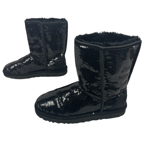 UGG Womens 3161 Black Sequin Short Boots Size 9 Genuine Sheepskin Lining