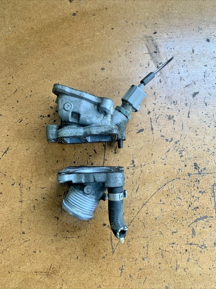 Kit termostato refrigerante motor Volvo XC70 2005-2007 2,5 L 30650469 OEM Foto 3 de 4