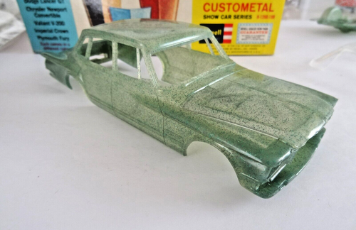 Kit modelo Revell Custometal Metalflake 1962 Plymouth Valiant V-200 - Imagen 11 de 22