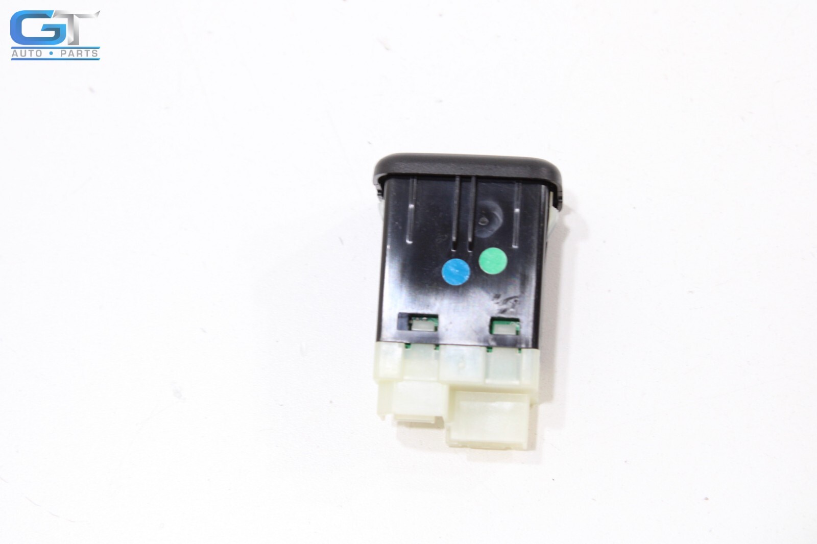 GMC ACADIA CENTER CONSOLE USB AUXILIARY JACK ADAPTER PORT OEM