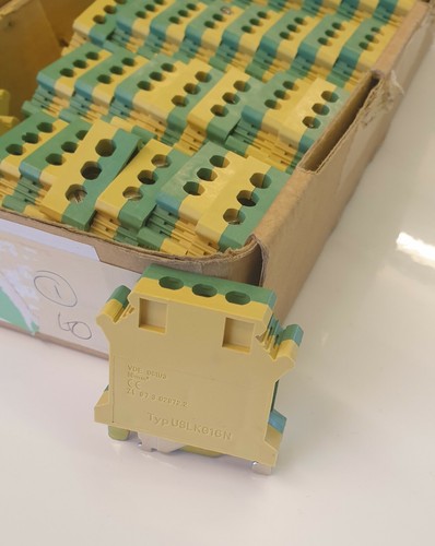Din Rail earth terminal connector (screw) 2.5mm, 10mm, 16mm or 35mm Options - Picture 19 of 37