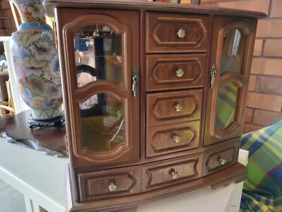 Display Jewellery Cabinet Cabinets Gumtree Australia Bayswater