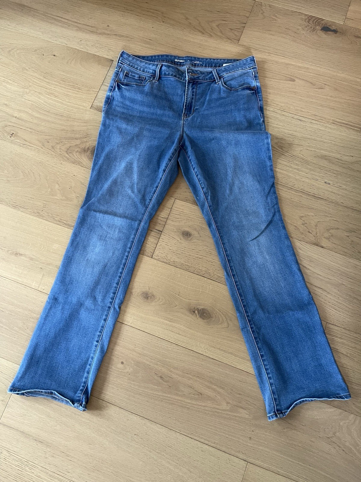 Old Navy Women’s Blue Mid Rise Kicker Both Cut Jeans 14