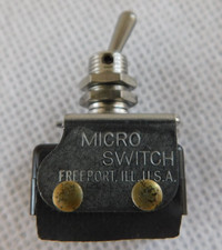 Honeywell Micro Toggle Switch, 2 Pole, 2 Position, 6AT15 D4D