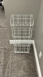 White Wire Freestanding Multi-Tier Retail Display Rack w/ Angled Baskets