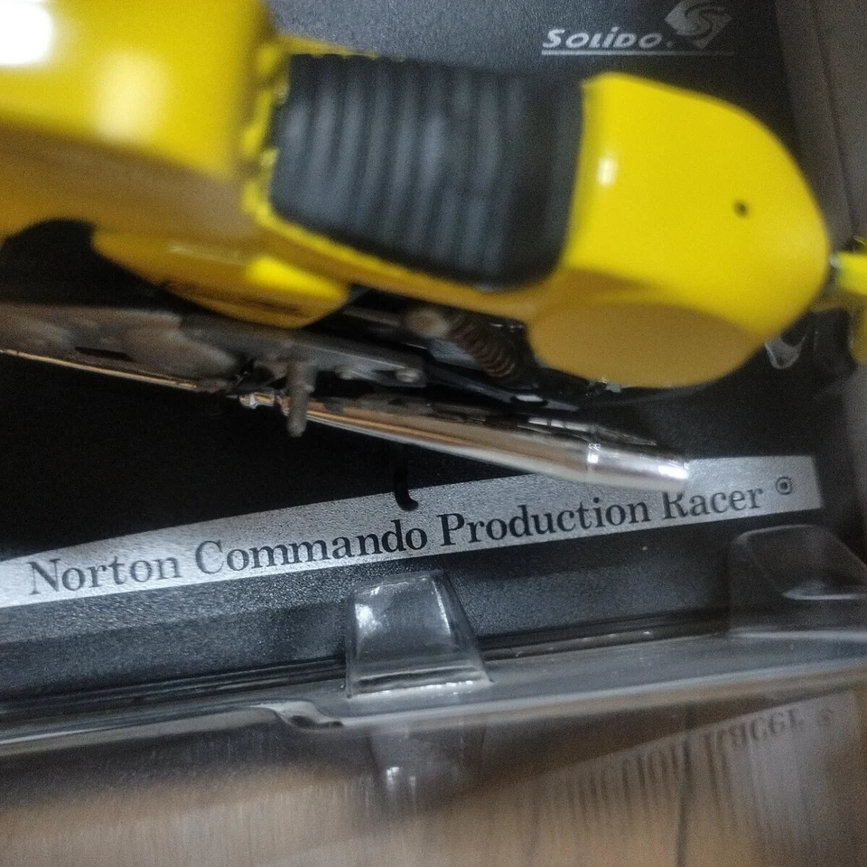 SOLIDO 1/18 Norton Command ion Racer Norton Command Miniature Solid Motorcycle B - Image 2 of 4