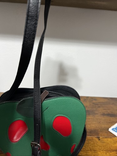 Poison Apple Snow White Crossbody Purse Excellent Condition - Picture 8 of 11