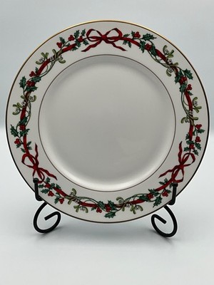 Royal Worcester Fine Bone China Holly Ribbons Made England 10 3/4  Dinner Plate